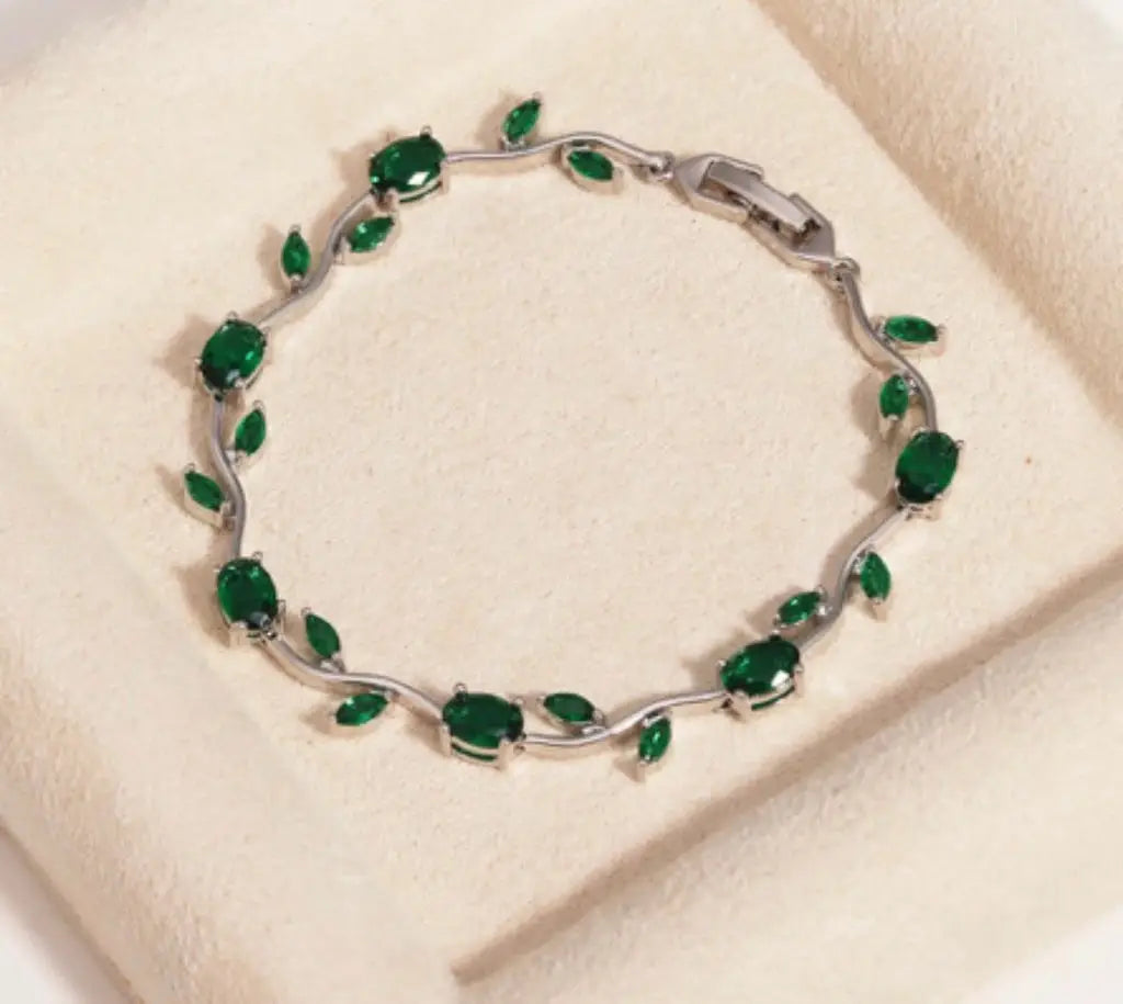 Silver Base Korean Treding Tulip Braclet QWJ-187
